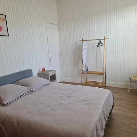 Maison Avec Jardin Et Parking, Pres De Toutes Commodites